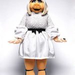 Miss Piggy in Instyle! Muppets Movie out for ThanksGiving!