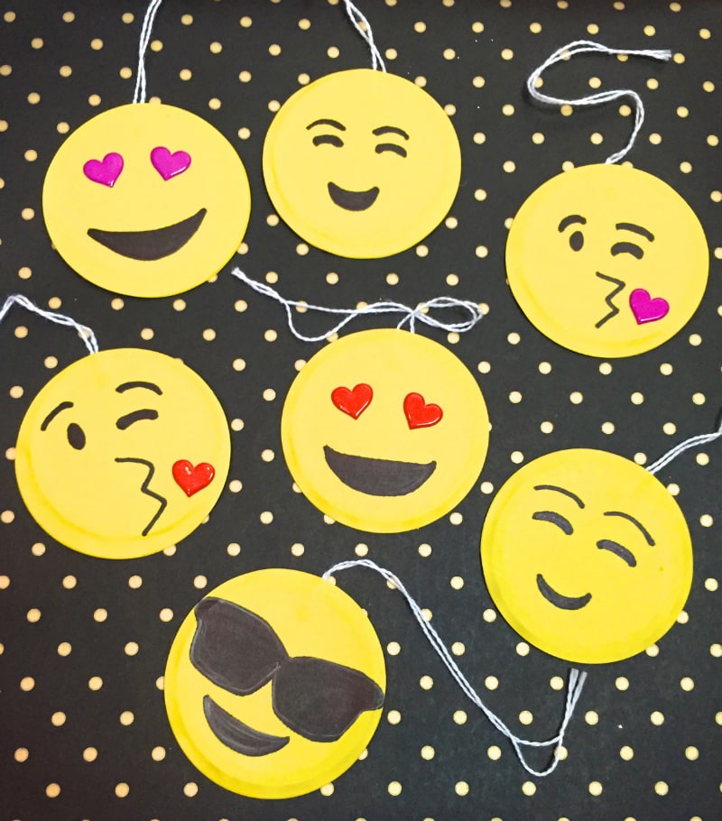DIY-Emoji-Giftags-main