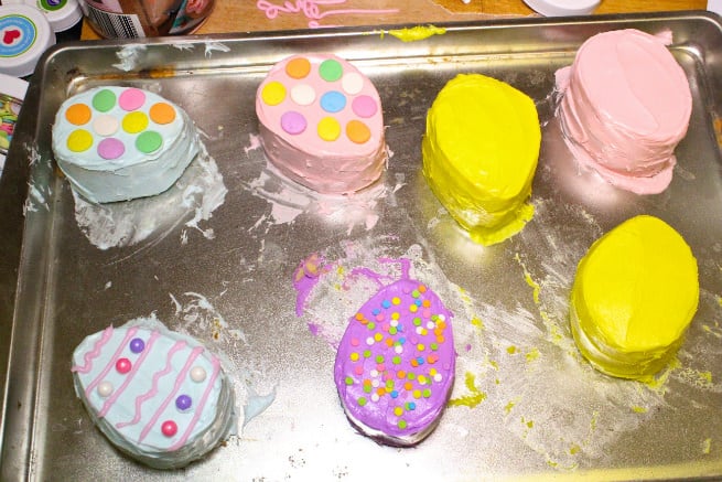 Mini-Easter-Egg -Pinata-Cakes-Step-13