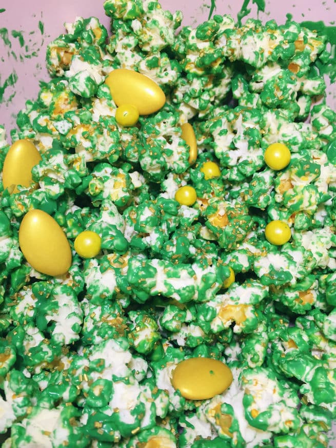 Saint-Patricks-Day-Leprechaun- Popcorn-Step-4
