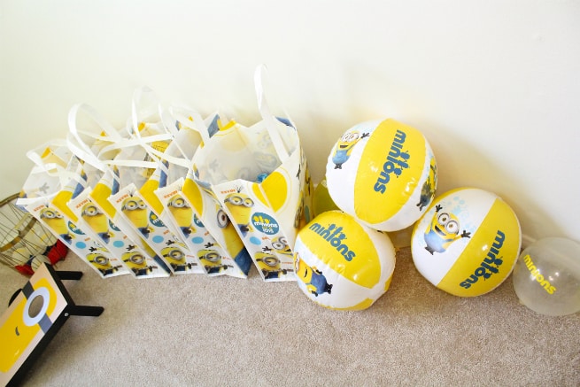 DIY-MINIONS-PARTY-Gift-Bags