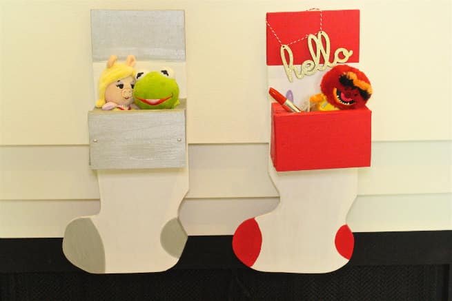 Easy-Holiday DIY Wooden Stocking Hanger