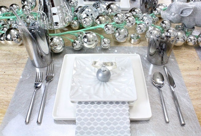 DIY-CB2-HOLIDAY-NEWYEARS-TABLESCAPE-3