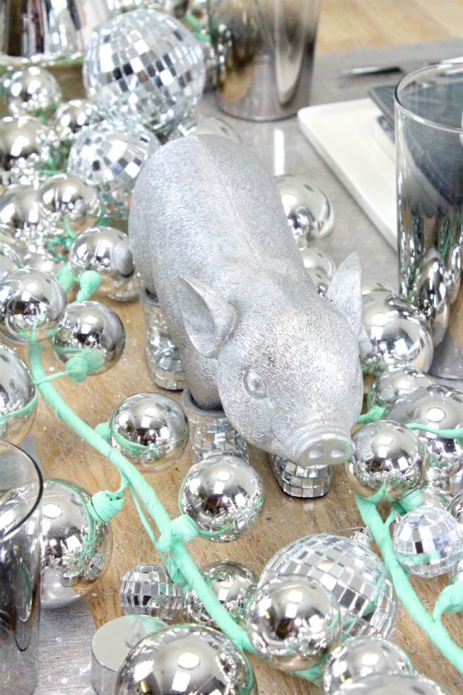 DIY-CB2-HOLIDAY-NEWYEARS-TABLESCAPE-Mister-Pig