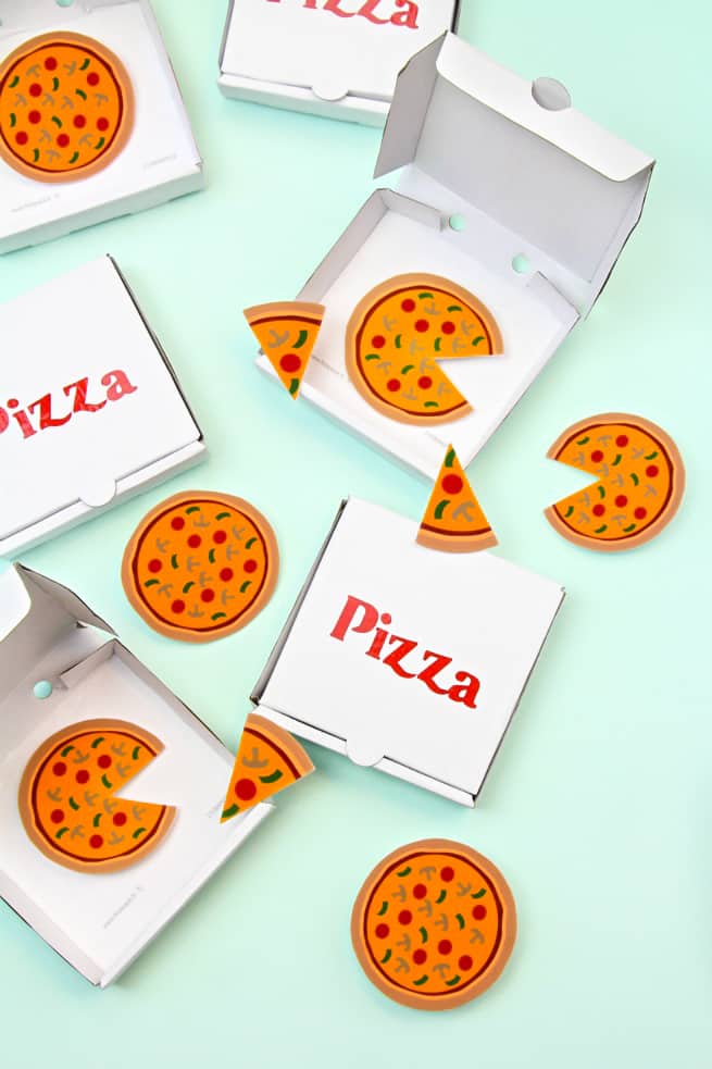 DIY Pizza Brooches, Pins & Mini Pizza Boxes