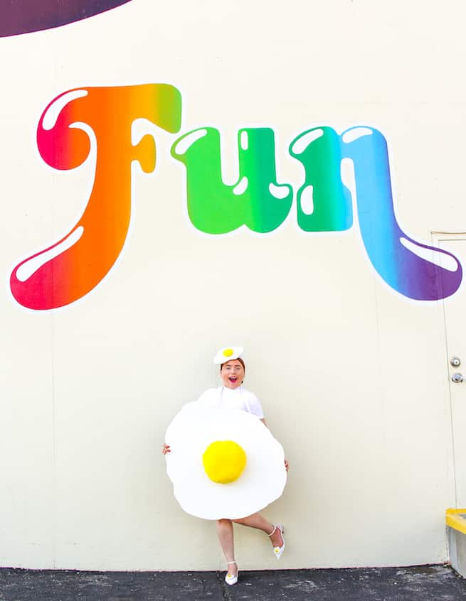 awesome-diy-fried-egg-costume