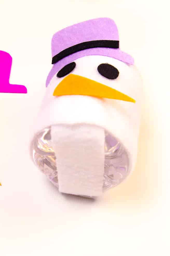 diy-snowman-mini-water-bottle-sleeves-step-4