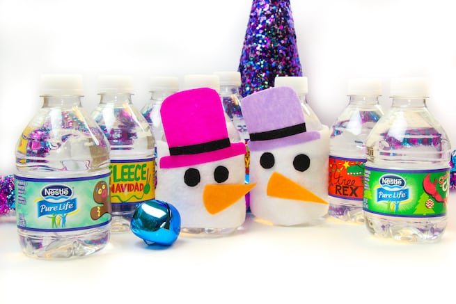 snowman-mini-water-bottle-sleeves-diy