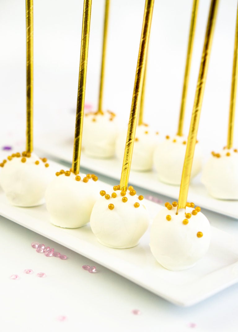 New Year’s Pink Champagne Cake Pops!