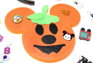 Easy DIY Mickey Pumpkin Pin Board!