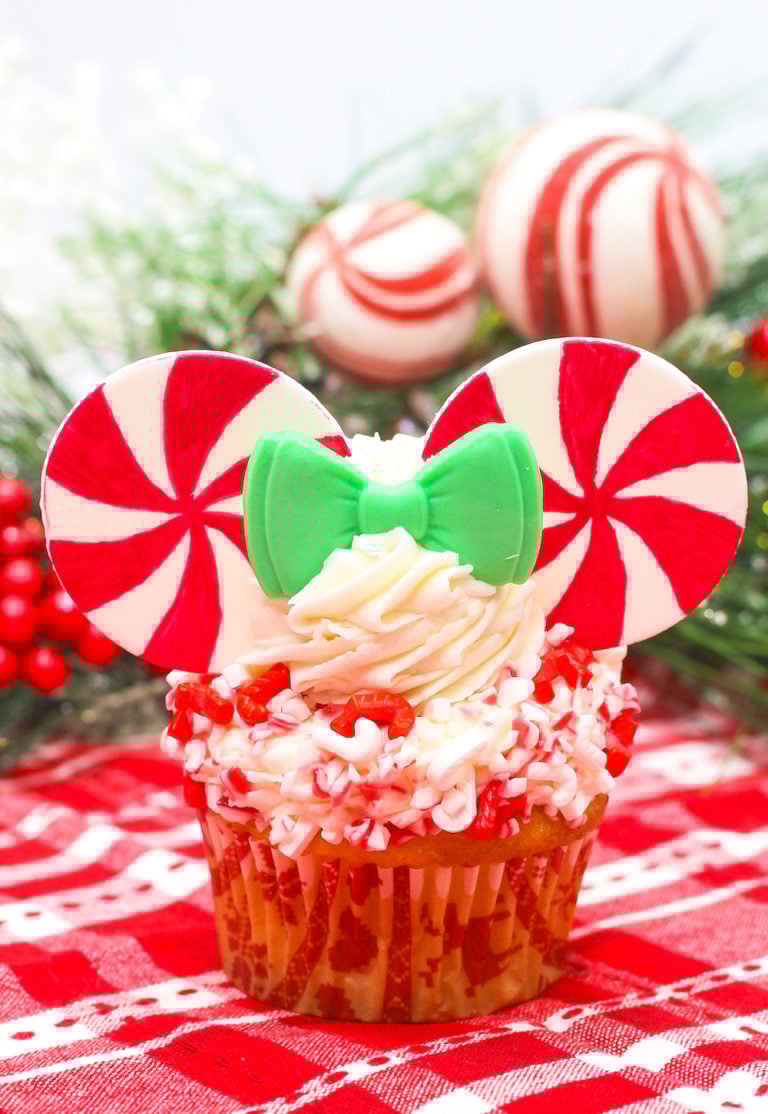Peppermint Minnie Mouse Holiday Cupcakes!